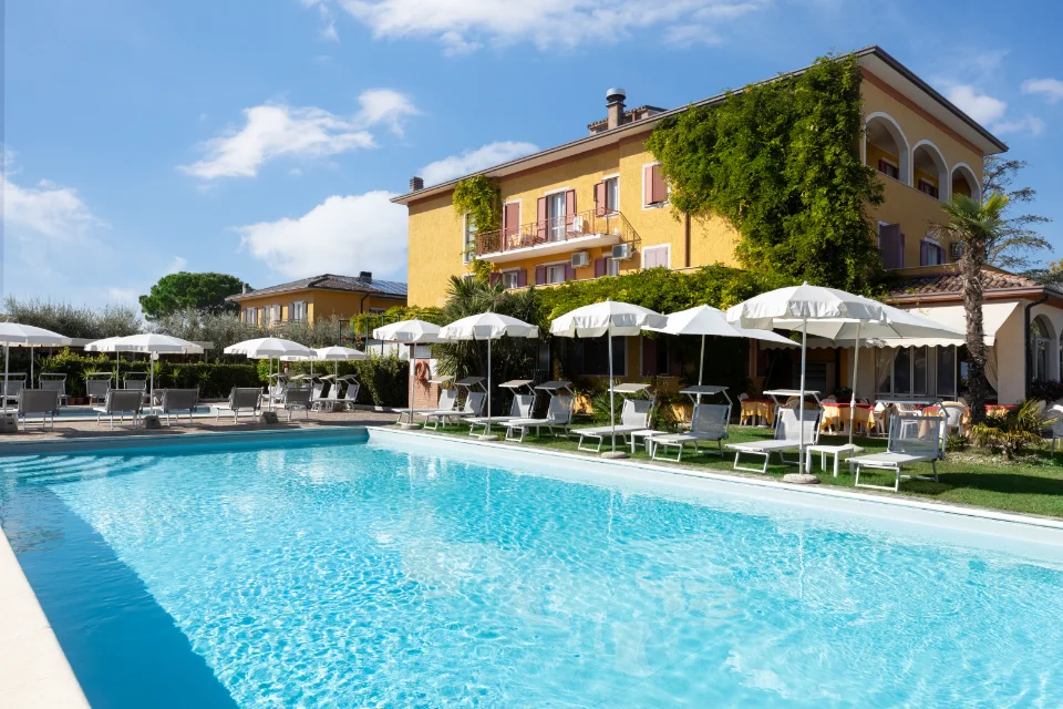 La Quiete Park Hotel con piscina a Manerba del Garda sul Lago di Garda